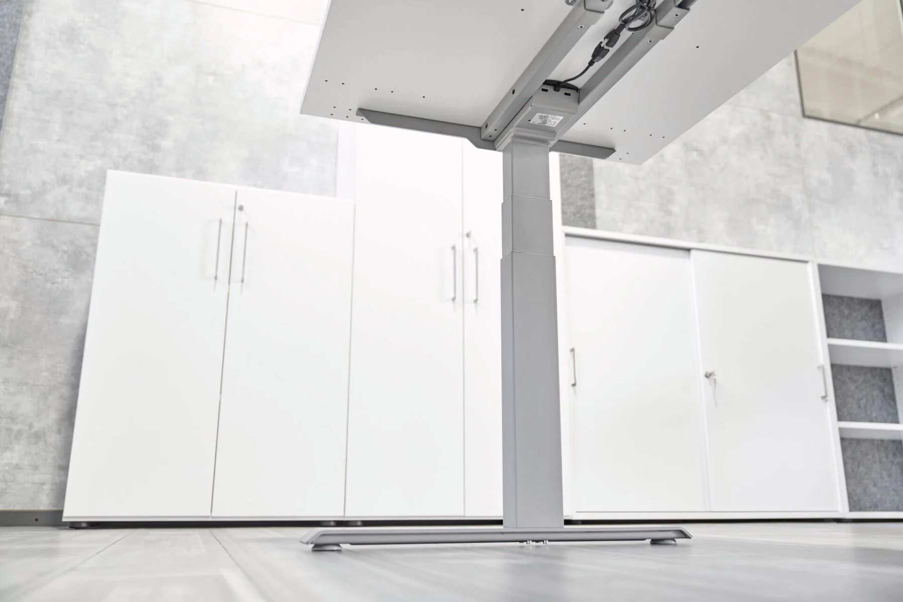 Höhenverstellbarer Schreibtisch XDKB von Hammerbacher - Produktbild 8 von 23